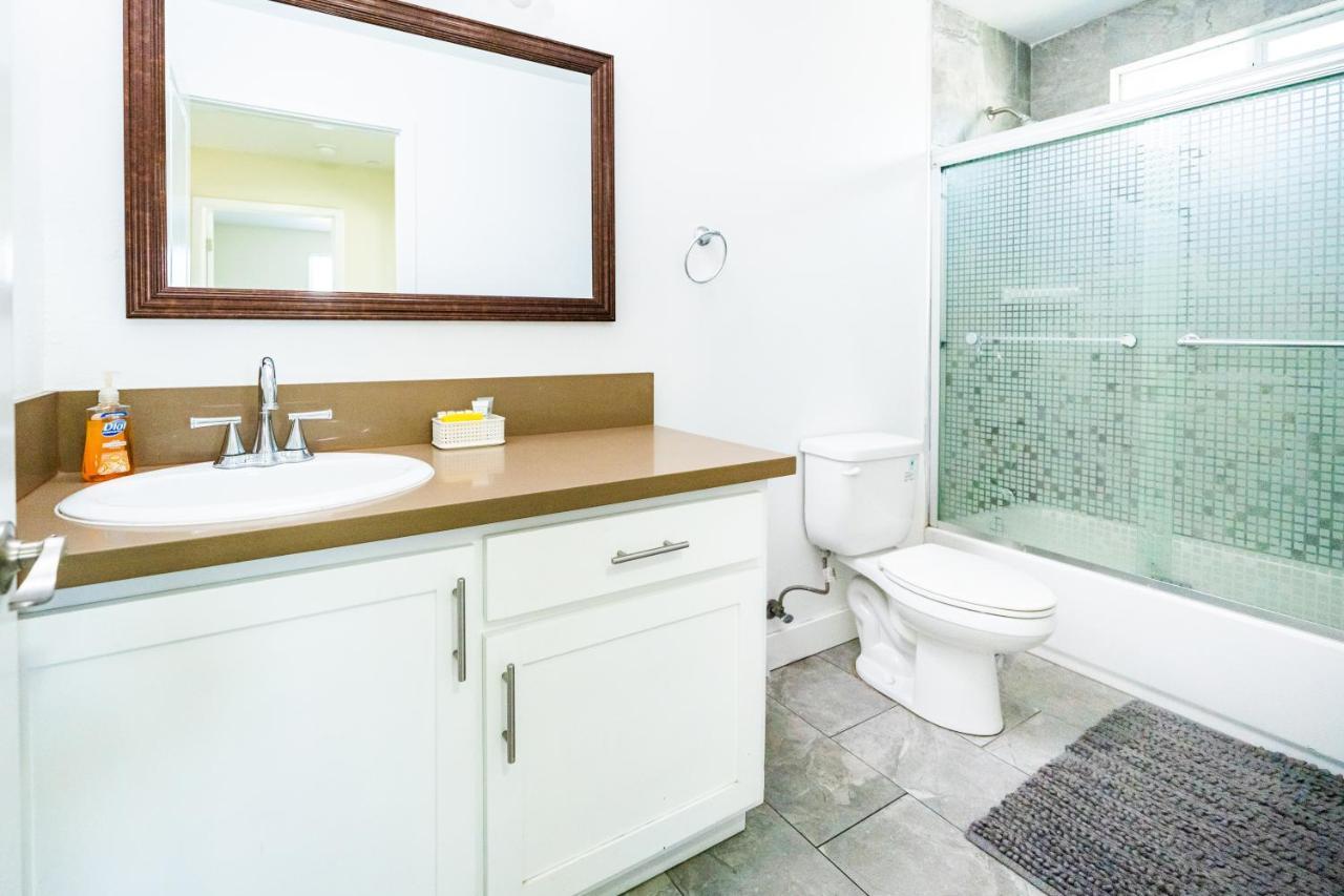 Spacious 5 Bedroom 3 Bath Modern Home By Downtown La With Parking Los Angeles Exterior foto
