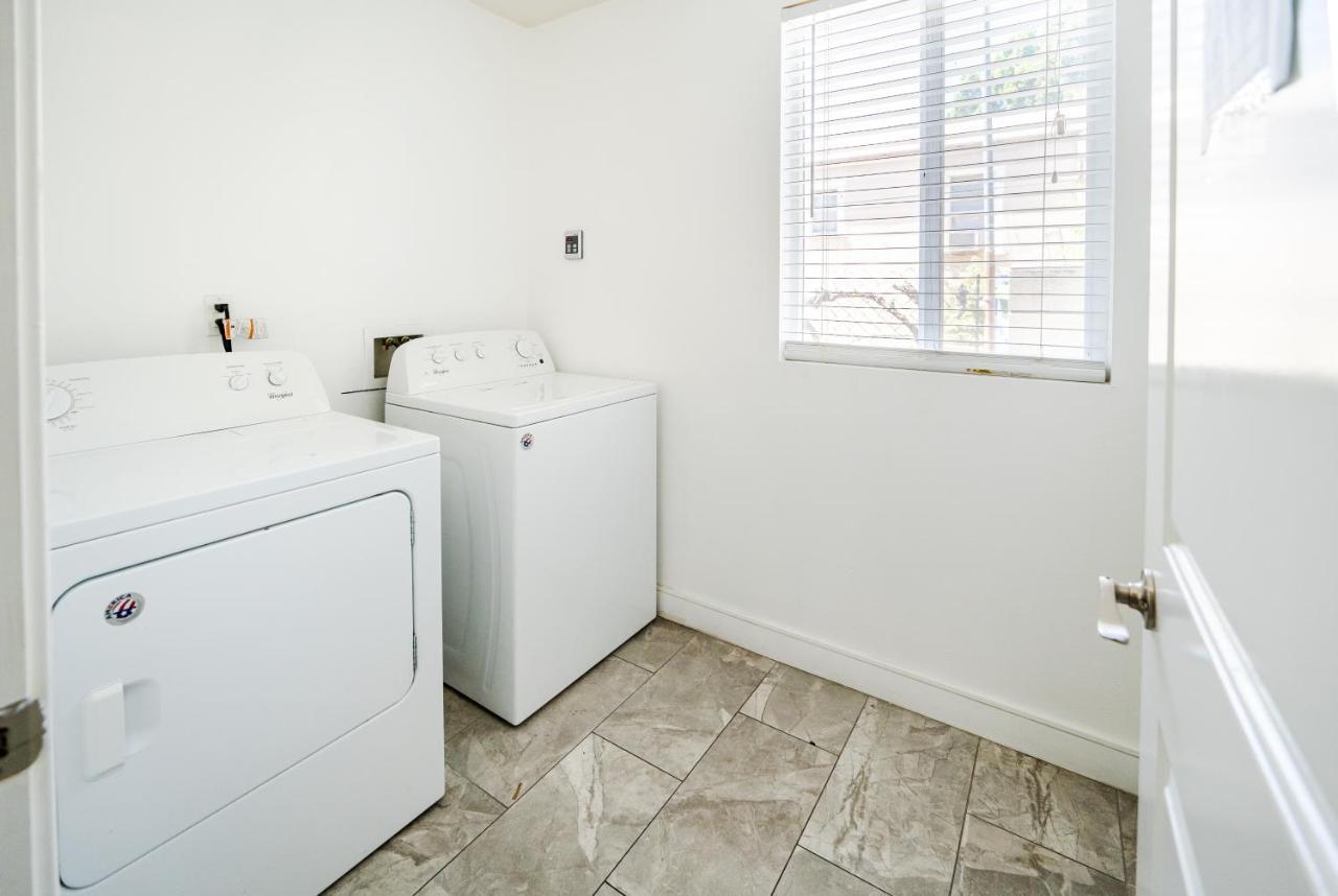 Spacious 5 Bedroom 3 Bath Modern Home By Downtown La With Parking Los Angeles Exterior foto